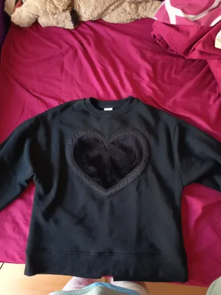 Sudadera Zara niña corazón negro