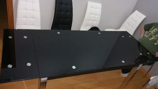 Mesa de cristal y metal negra