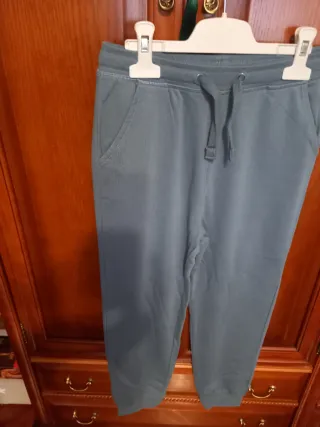 Pantalones chándal niño/a T. 9-10 Cada uno 4€