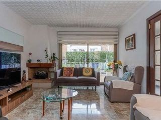 Casa adosada en venta en Pubilla Cases en Hospitalet de Llobregat, L´