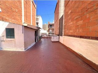 Casa adosada en venta en Pubilla Cases en Hospitalet de Llobregat, L´