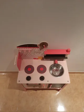 Cocina de juguete rosa