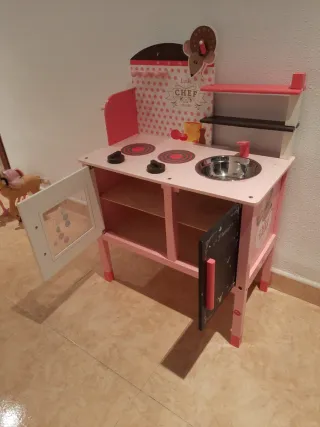 Cocina de juguete rosa