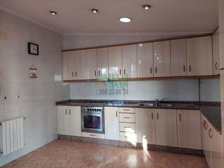 Chalet en venta en Ribadavia