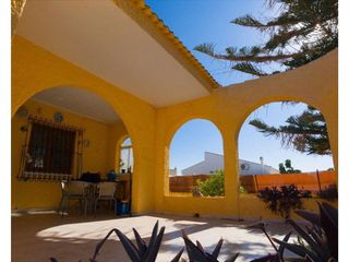 Chalet en venta en La Siesta - El Salado - Torreta en Torrevieja