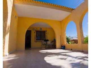 Chalet en venta en La Siesta - El Salado - Torreta en Torrevieja
