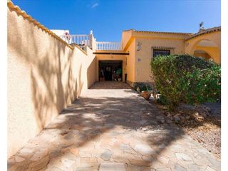 Chalet en venta en La Siesta - El Salado - Torreta en Torrevieja