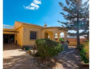 Chalet en venta en La Siesta - El Salado - Torreta en Torrevieja