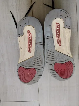 Zapatillas Nike Jordan Rojas y Blancas