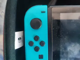 Nintendo Switch + Estuche + Pokemon