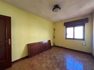 Piso en venta en Milán - Pumarín - Teatinos en Oviedo