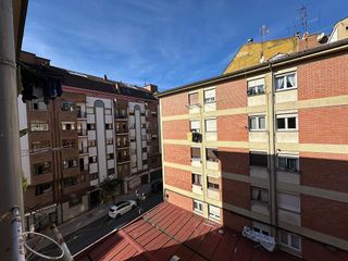 Piso en venta en Milán - Pumarín - Teatinos en Oviedo