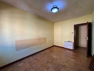 Piso en venta en Milán - Pumarín - Teatinos en Oviedo