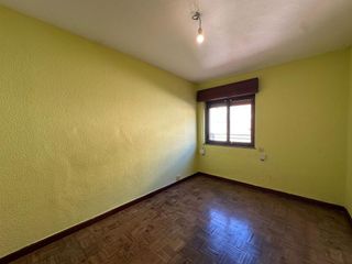 Piso en venta en Milán - Pumarín - Teatinos en Oviedo