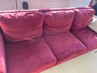 Sofá / banco de terciopelo, color burdeos/ vino