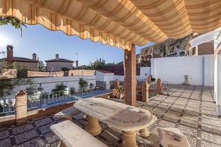 Chalet en venta en Crta. De la Sierra en Granada