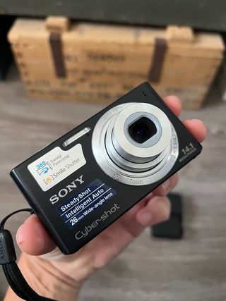 Cámara Digital Sony Cyber-shot DSC-W610 Negra