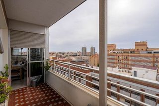 Piso en venta en Barrio Alto - San Félix - Oliveros - Altamira en Almería