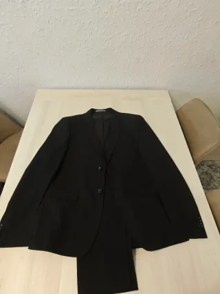 Traje negro elegante - puesto una vez