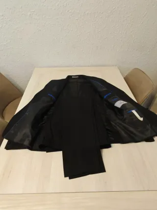 Traje negro elegante - puesto una vez