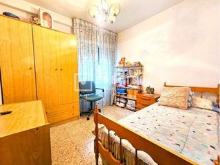 Piso en venta en Reyes en Parla