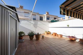Casa adosada en venta en Ogíjares