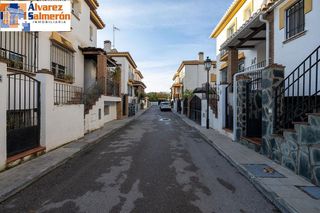 Casa pareada en venta en Ogíjares