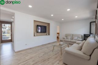 Chalet en venta en Zubia (La)