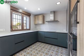 Chalet en venta en Zubia (La)