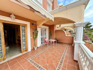 Casa adosada en venta en Los Molinos - Villa Blanca en Almería