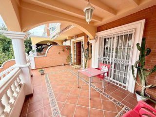 Casa adosada en venta en Los Molinos - Villa Blanca en Almería