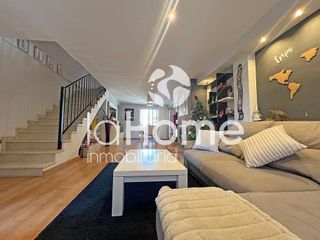 Casa pareada en venta en La Conarda en Pobla de Vallbona (la)