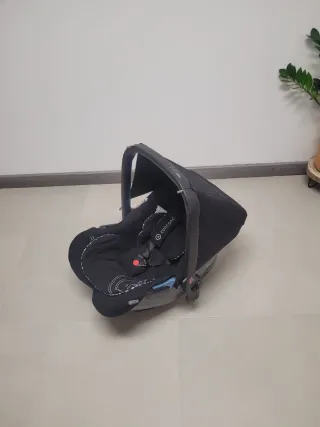 Carrito de bebé negro