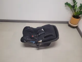 Carrito de bebé negro