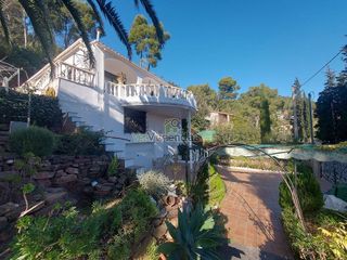 Chalet en venta en Torrelles de Llobregat