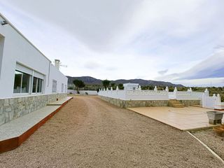 Chalet en venta en Albatera