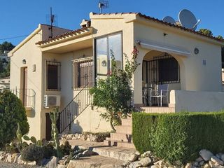 Chalet en venta en Teulada Pueblo en Teulada