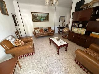 Casa adosada en venta en Martos