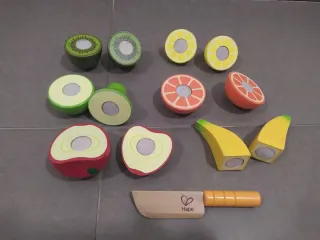 Juego de cortar frutas Hape 7 piezas