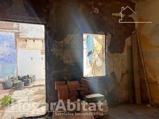 Chalet en venta en Avda. de Abril. - 9 de octubre en Sagunto