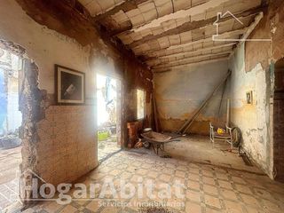 Chalet en venta en Avda. de Abril. - 9 de octubre en Sagunto