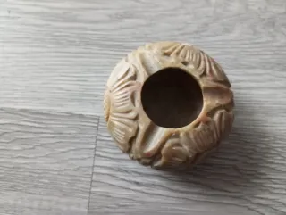 Posacenere in pietra scolpita