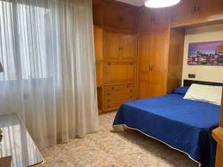 Piso en venta en Mercado en Alicante