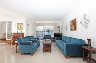 Piso en venta en Playa de la Fontanilla en Marbella