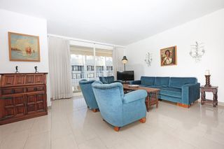 Piso en venta en Playa de la Fontanilla en Marbella