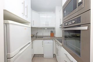 Piso en venta en Playa de la Fontanilla en Marbella