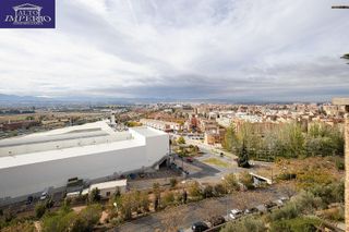 Dúplex en venta en Bola de Oro - Serrallo en Granada