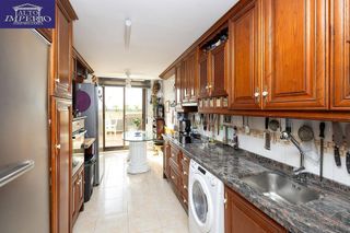 Dúplex en venta en Bola de Oro - Serrallo en Granada