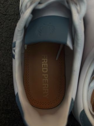Zapatillas Fred Perry blancas piel – Talla 42