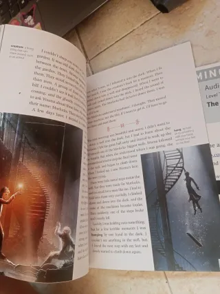 Wells, H: Dominoes: Level Two: The Time Machine